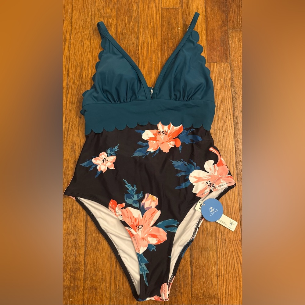 Women’s CUPSHE One-Piece Swimsuit ~ Size M ~ NWT!